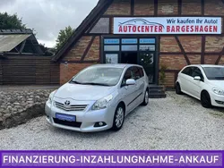 Silber Gebraucht 2011 Toyota Verso Van / Kleinbus | 10.599 €