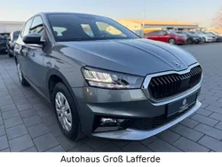 Grau Gebraucht 2024 Skoda Fabia Selection Limousine | 18.990 € (Guter Preis)