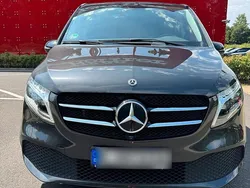 Schwarz Gebraucht 2022 Mercedes V300 Van / Kleinbus | 52.400 € (Fairer Preis)