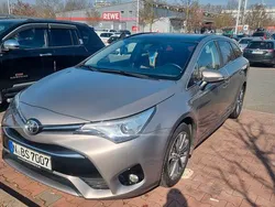 Beige Gebraucht 2015 Toyota Avensis Executive Kombi | 8.300 € (Etwas zu teuer)