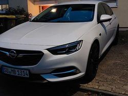 Weiß Gebraucht 2017 Opel Insignia Edition Limousine | 15.900 € (Teuer)