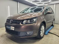 Braun Gebraucht 2011 VW Touran Highline Van / Kleinbus | 11.100 € (Fairer Preis)
