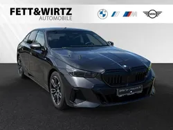 Sophistograu brillanteffekt metallic Neu 2025 BMW 520 M Sport Limousine | 62.790 € (Fairer Preis)