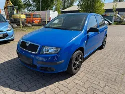 Blau Gebraucht 2005 Skoda Fabia Kleinwagen | 900 € (Guter Preis)