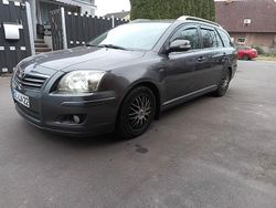 Grau Gebraucht 2006 Toyota Avensis Sol Kombi | 2.400 € (Fairer Preis)