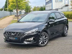 Schwarz Gebraucht 2023 Hyundai i30 Trend Kombi | 20.999 € (Guter Preis)