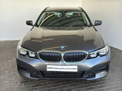 Mineralgrau met. Gebraucht 2022 BMW 318 Advantage Kombi | 26.398 € (Superpreis)