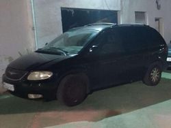 Schwarz Gebraucht 2004 Chrysler Voyager Van / Kleinbus | 750 € (Fairer Preis)