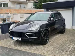 Schwarz Gebraucht 2010 Porsche Cayenne Turbo SUV | 15.400 €