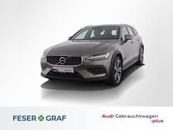 Grau Gebraucht 2020 Volvo V60 CC Kombi | 29.780 € (Guter Preis)