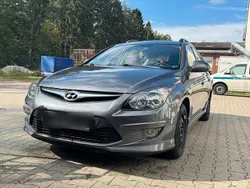Grau Gebraucht 2010 Hyundai i30 Kombi | 3.000 € (Fairer Preis)