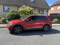 Rot Gebraucht 2021 VW Tiguan Active SUV | 27.900 € (Fairer Preis)