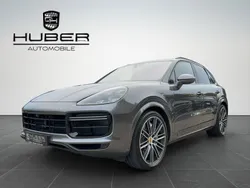 Grau Gebraucht 2020 Porsche Cayenne Turbo SUV | 78.980 € (Guter Preis)
