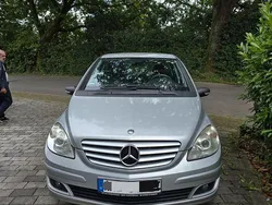 Silber Gebraucht 2007 Mercedes B180 Van / Kleinbus | 3.499 €