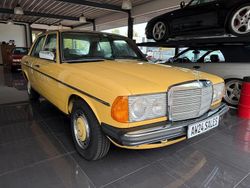 Gelb Gebraucht 1977 Mercedes 230 Limousine | 9.999 €