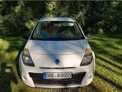 Weiß Gebraucht 2010 Renault Clio II Dynamique Limousine | 1.300 € (Superpreis)