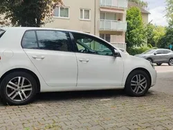 Weiß Gebraucht 2009 VW Golf VI Trendline Limousine | 3.599 € (Guter Preis)