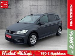 Grau Gebraucht 2024 VW Touran Pro Van / Kleinbus | 34.750 € (Fairer Preis)
