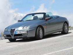 Silber Gebraucht 2004 Alfa Romeo Spider Lusso Cabrio | 22.000 €