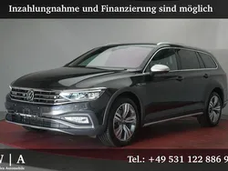 Grau Gebraucht 2022 VW Passat Alltrack Kombi | 33.800 € (Fairer Preis)