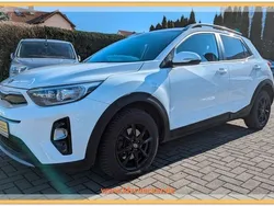 Weiß Gebraucht 2017 Kia Stonic Vision SUV | 12.990 € (Fairer Preis)