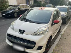 Weiß Gebraucht 2009 Peugeot 107 Kleinwagen | 2.299 € (Fairer Preis)