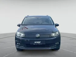 Uranograu Gebraucht 2022 VW Touran Active Van / Kleinbus | 22.450 € (Fairer Preis)