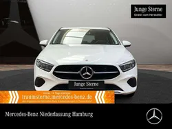 Weiß Gebraucht 2024 Mercedes A200 Progressive Limousine | 30.490 € (Fairer Preis)