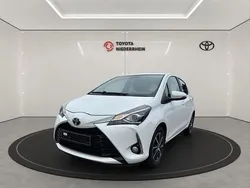 Schneeweiß Gebraucht 2018 Toyota Yaris Basis Limousine | 12.888 € (Fairer Preis)