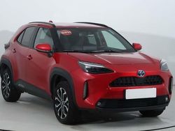Rot Gebraucht 2024 Toyota Yaris Hybrid Comfort SUV | 25.990 €
