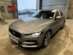 Grau Gebraucht 2021 Jaguar XE Limousine | 18.000 €