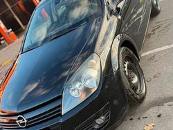 Schwarz Gebraucht 2005 Opel Astra Kleinwagen | 1.400 € (Guter Preis)