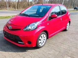 Rot Gebraucht 2012 Toyota Aygo Kleinwagen | 3.000 € (Superpreis)
