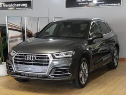 Grau Gebraucht 2020 Audi Q5 Sport SUV | 37.950 € (Teuer)
