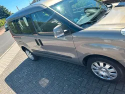 Braun Gebraucht 2015 Opel Combo Van / Kleinbus | 6.700 € (Fairer Preis)