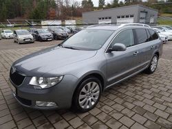 Grau Gebraucht 2011 Skoda Superb Elegance Kombi | 9.990 € (Etwas zu teuer)