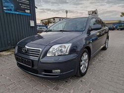 Grau Gebraucht 2006 Toyota Avensis Kombi | 1.690 € (Guter Preis)