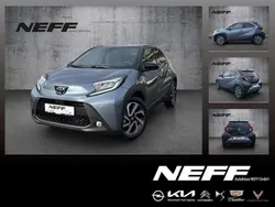 Juniper blue / night sky black Neu 2025 Toyota Aygo Team Kleinwagen | 17.990 €