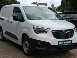 Weiß Gebraucht 2023 Opel Combo Selection Van / Kleinbus | 13.900 € (Fairer Preis)