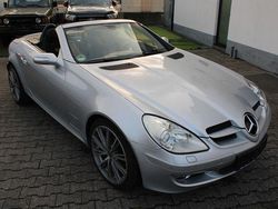 Silber (metallic) Gebraucht 2008 Mercedes SLK200 Sport Edition Cabrio | 9.999 € (Fairer Preis)