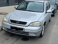 Silber Gebraucht 2003 Opel Astra Limousine | 1.800 €