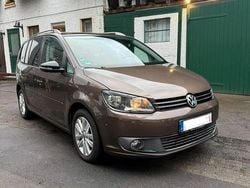 Braun Gebraucht 2011 VW Touran Style Van / Kleinbus | 4.990 € (Guter Preis)
