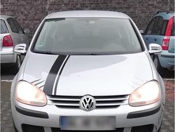 Grau Gebraucht 2004 VW Golf V Kleinwagen | 1.950 € (Guter Preis)