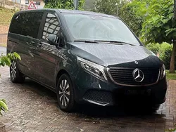 Grün Gebraucht 2021 Mercedes EQV250 Long Van / Kleinbus | 39.900 €