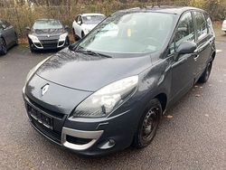 Grau Gebraucht 2012 Renault Scénic III Bose Edition Van / Kleinbus | 1.450 € (Fairer Preis)