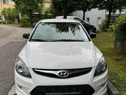 Weiß Gebraucht 2012 Hyundai i30 Kombi | 5.900 € (Guter Preis)