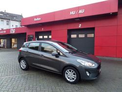 Grau Gebraucht 2017 Ford Fiesta Cool & Connect Kleinwagen | 9.990 € (Fairer Preis)