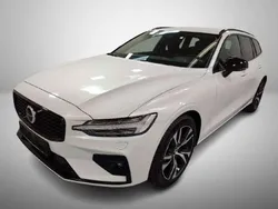 Crystal white pearl / metallic Gebraucht 2023 Volvo V60 Plus Kombi | 38.990 € (Fairer Preis)