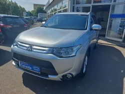 Silber Gebraucht 2015 Mitsubishi Outlander Diamant Edition SUV | 11.990 € (Fairer Preis)