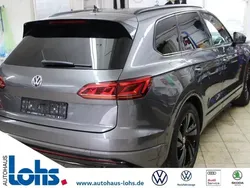 Grau (siliziumgrau metallic) Gebraucht 2020 VW Touareg R-line SUV | 51.978 € (Etwas zu teuer)